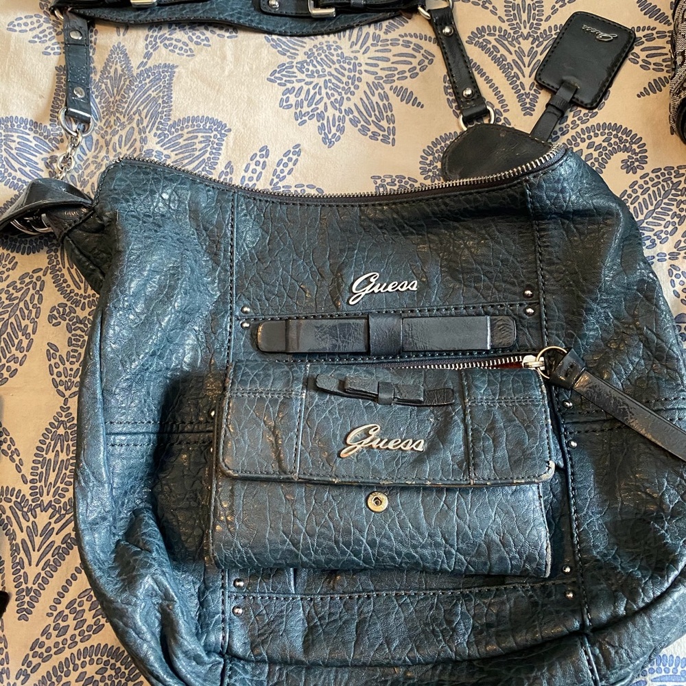 Guess purse and wallet.